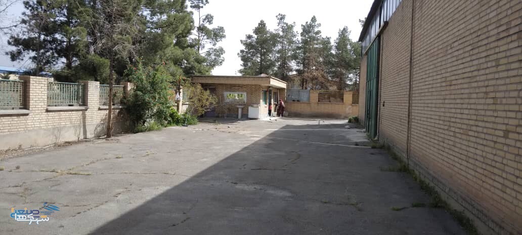 اجاره یک کارخانه 2000 متری