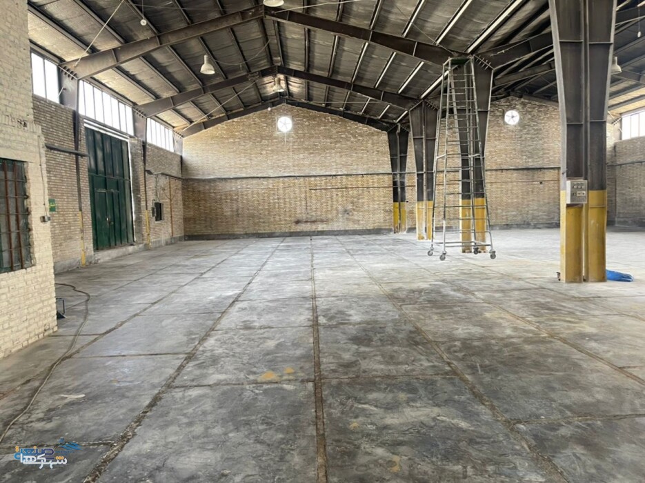 اجاره یک کارخانه 2000 متری